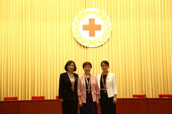 3名中国护理工作者获得第48届南丁格尔奖
